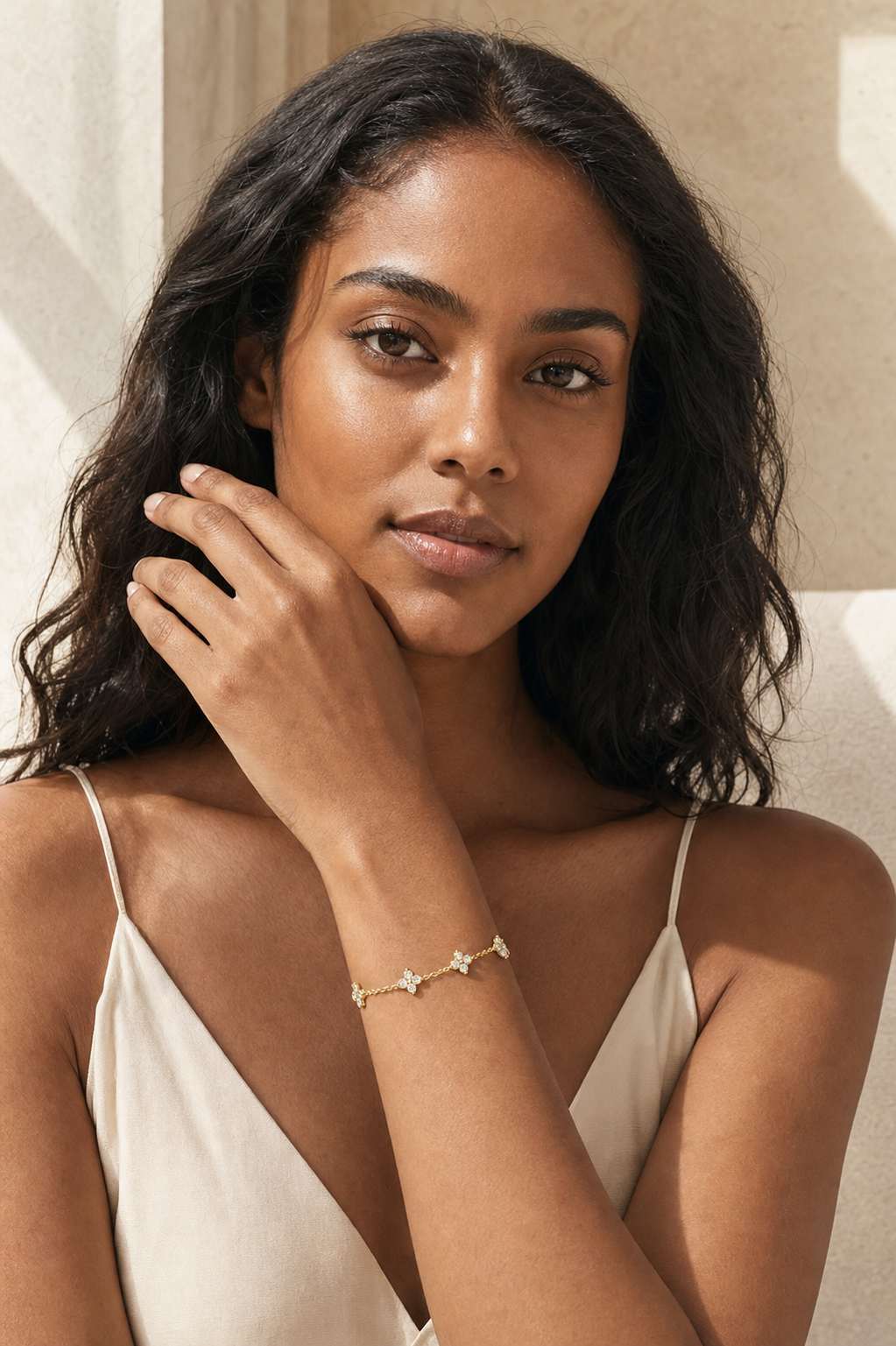 Celia Clover Station Bracelet model gold by SURI