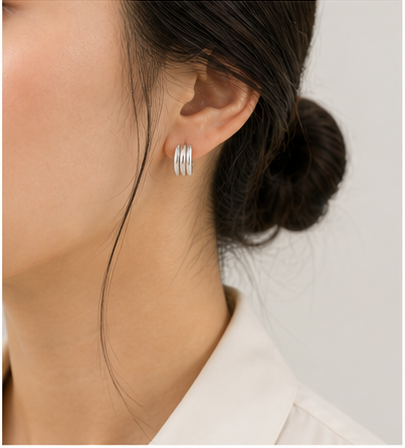 Aurelia Triple Hoop Earrings model silver by SURI