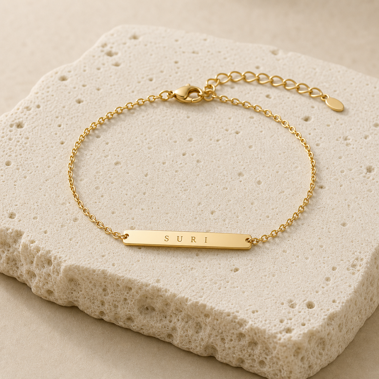 Elia Engravable Bar Bracelet stone detail gold by SURI