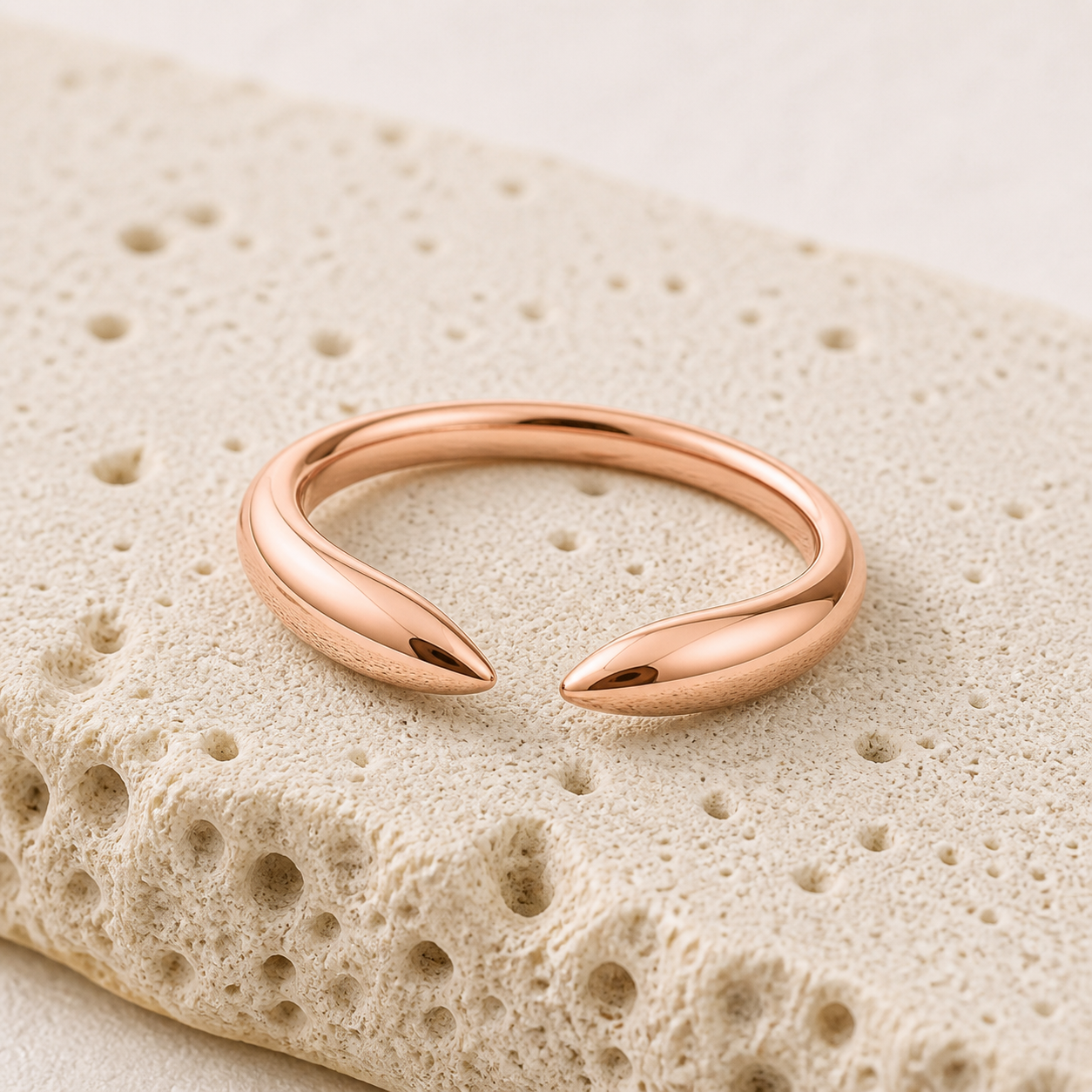 Gold Claw Ring rock rose gold by SURI