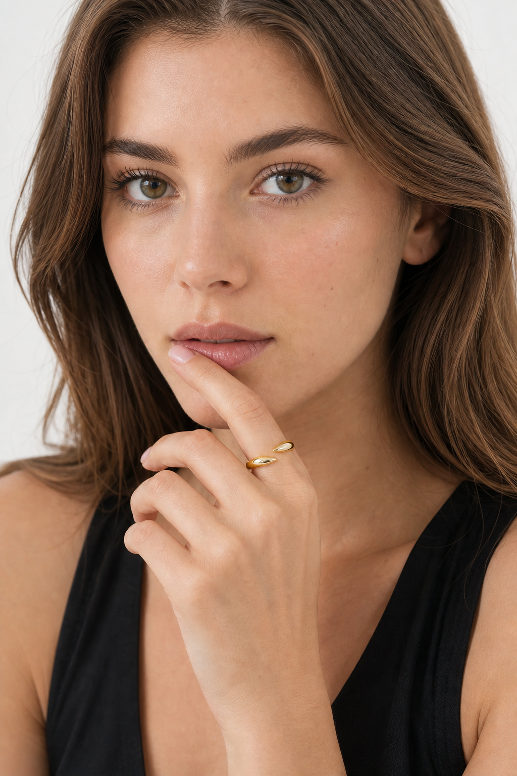 Gold Claw Ring model gold by SURI