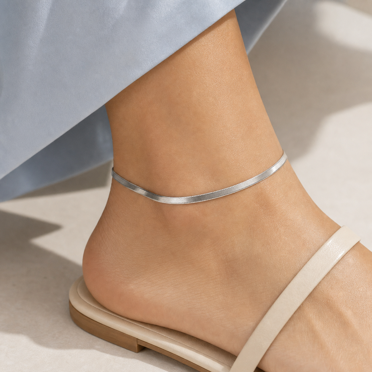 Isla Herringbone Anklet model silver by SURI