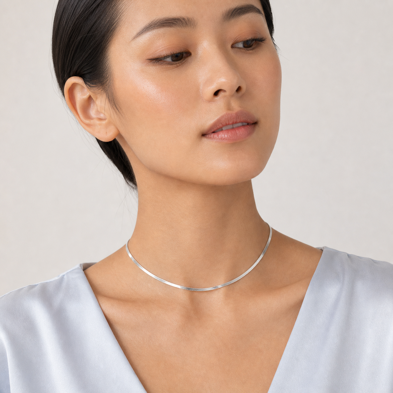 Celia Fine Snake Chain Choker model silver by SURI