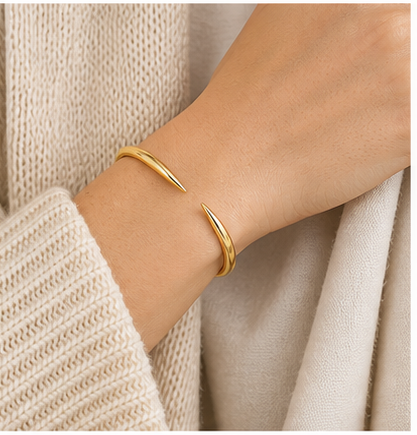 Noa Claw Cuff Bangle model gold by SURI
