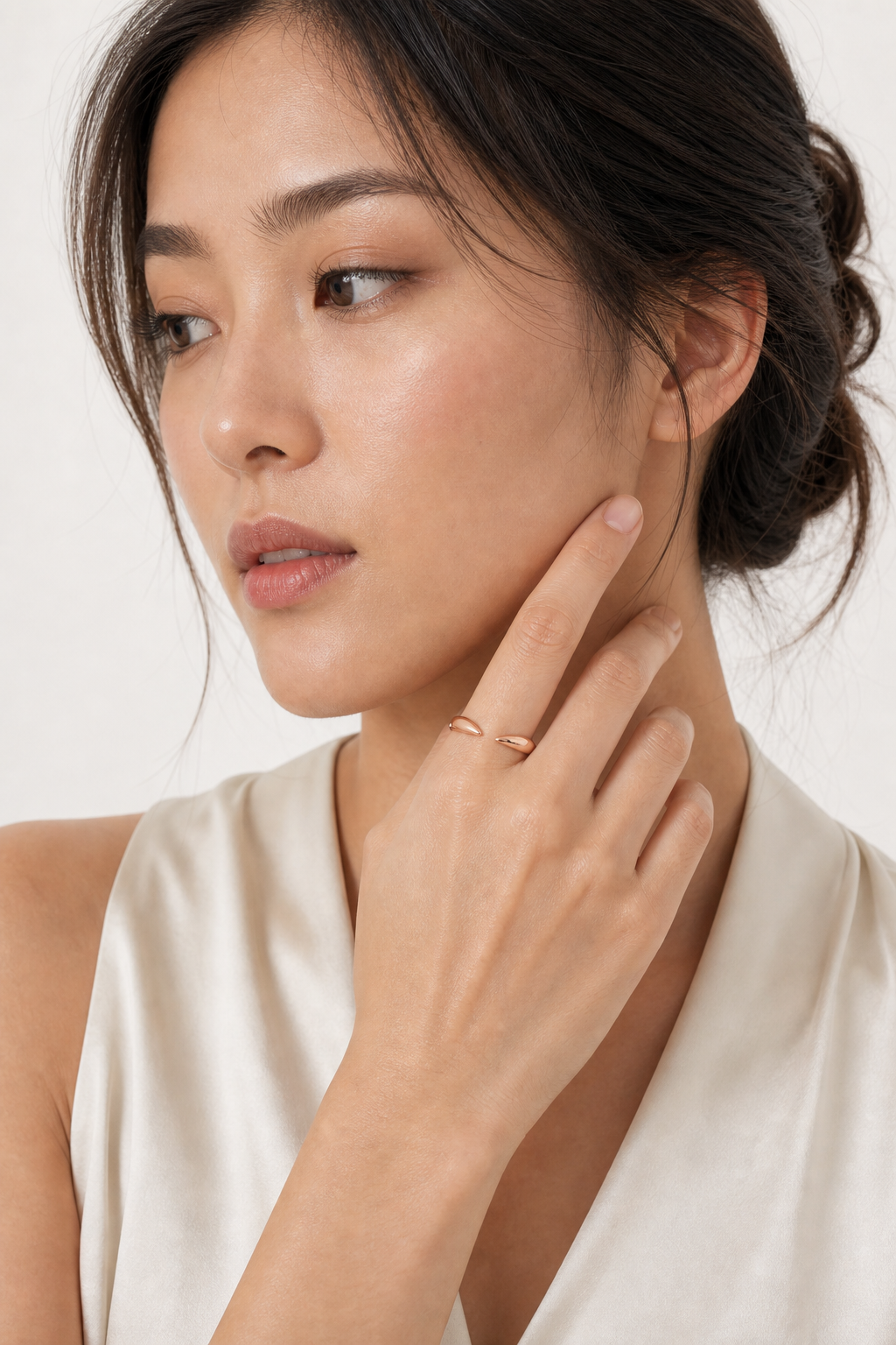 Gold Claw Ring model rose gold asian by SURI