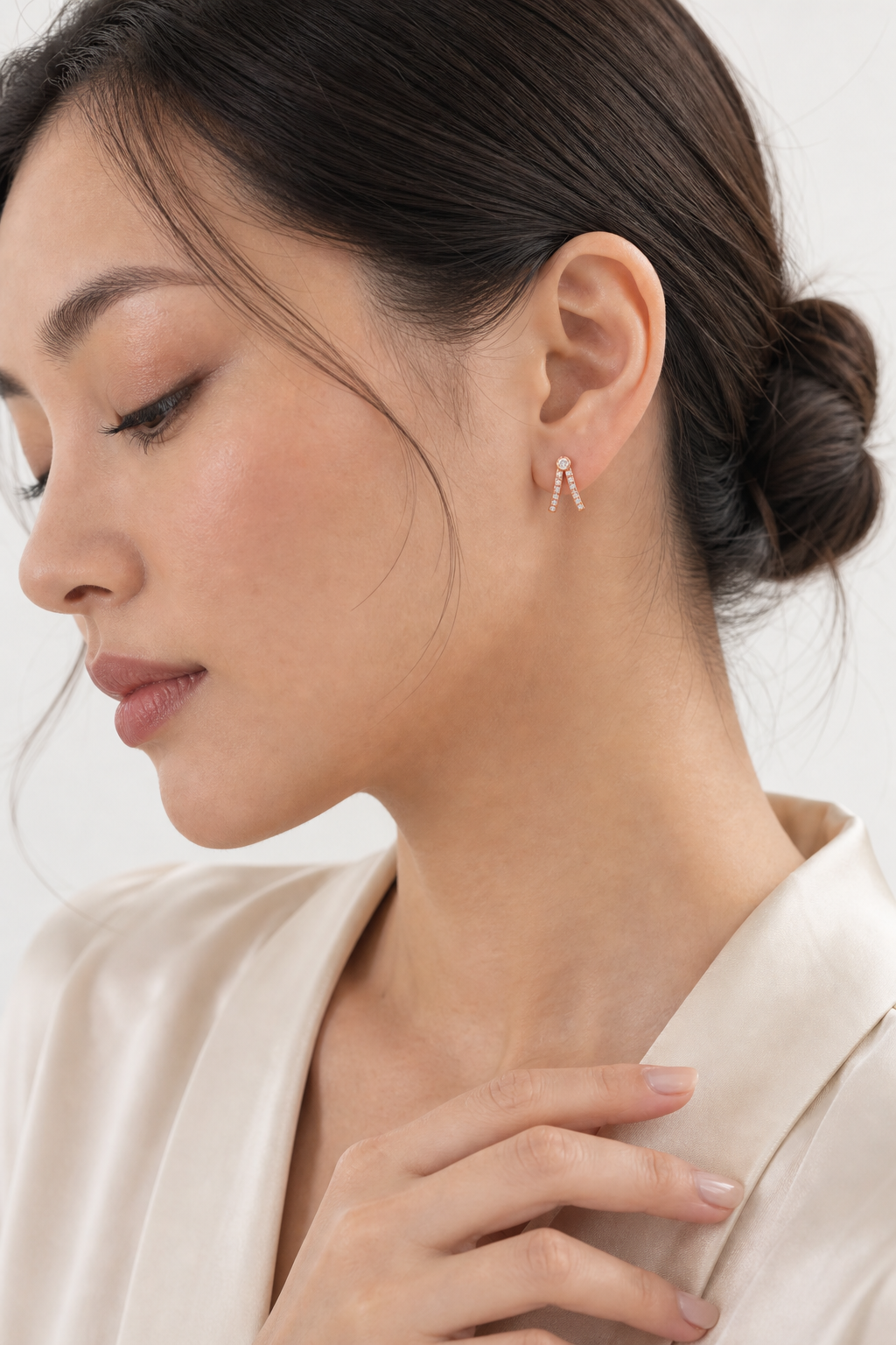 Split Diamond Earrings model rose gold asian by SURI