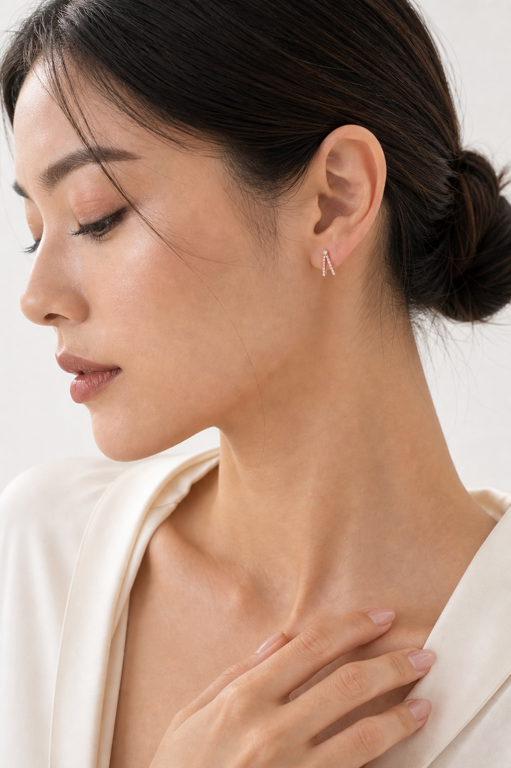 Diamond Lobe Stud Earrings model rose gold asian by SURI
