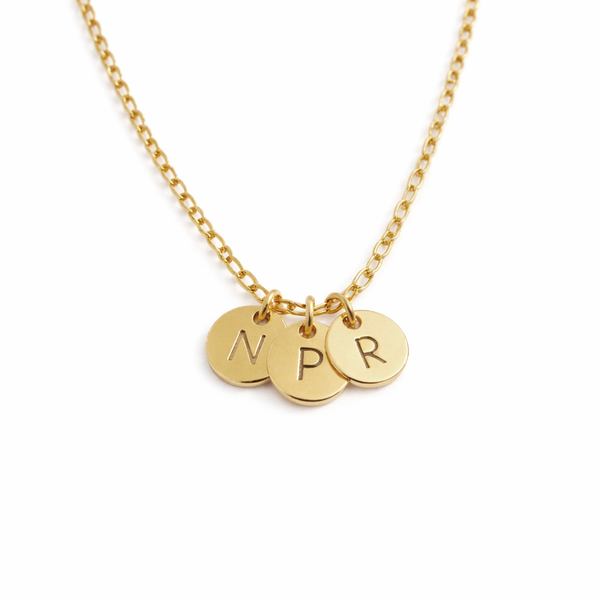 Collar con iniciales de varios discos personalizable 