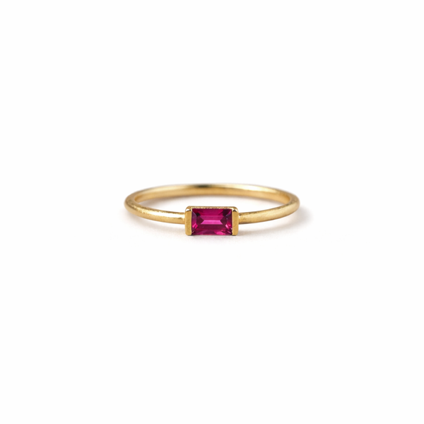 Idé Baguette Birthstone Ring