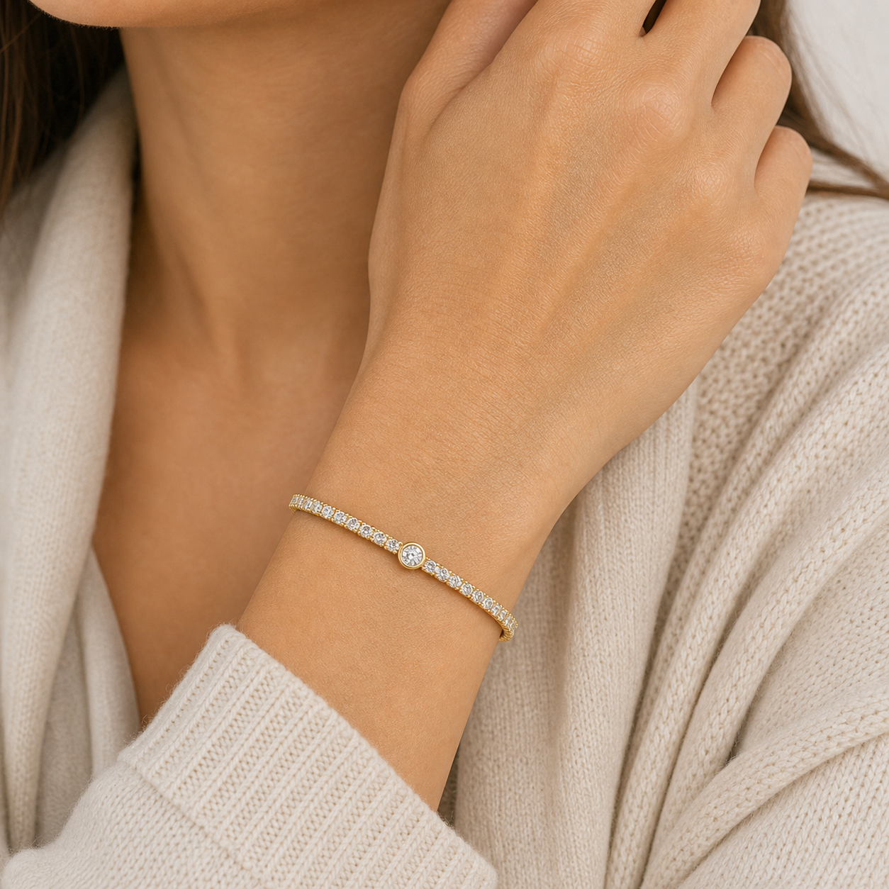 Sabine Solitaire Diamond Tennis Bracelet model gold by SURI