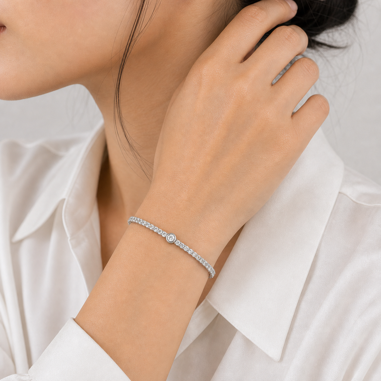 Sabine Solitaire Diamond Tennis Bracelet model silver by SURI