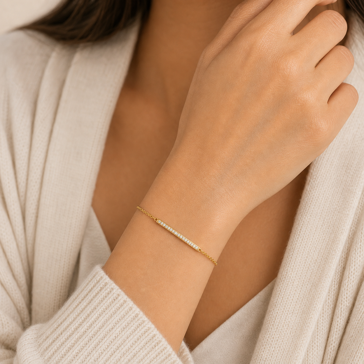 Ayla Diamond Bar Bracelet model gold by SURI