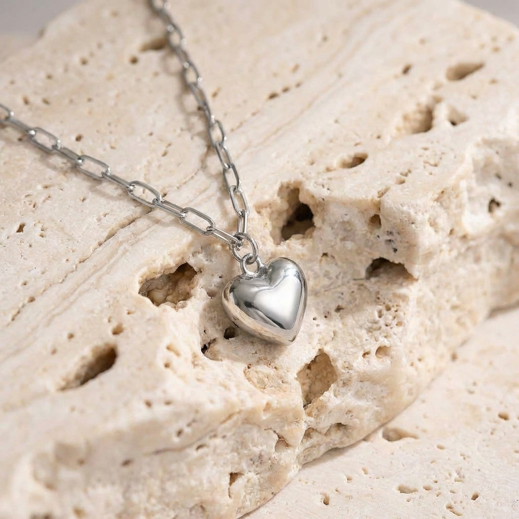 Yumi Paperclip Heart Necklace clasp detail by SURI