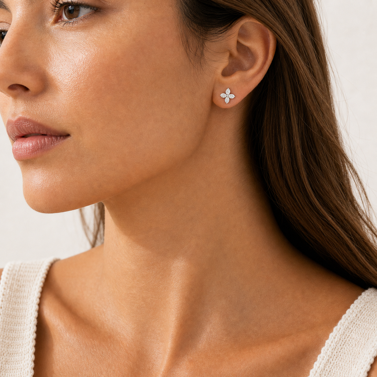 Fiora Diamond Flower Single Earring model silver 01 by SURI