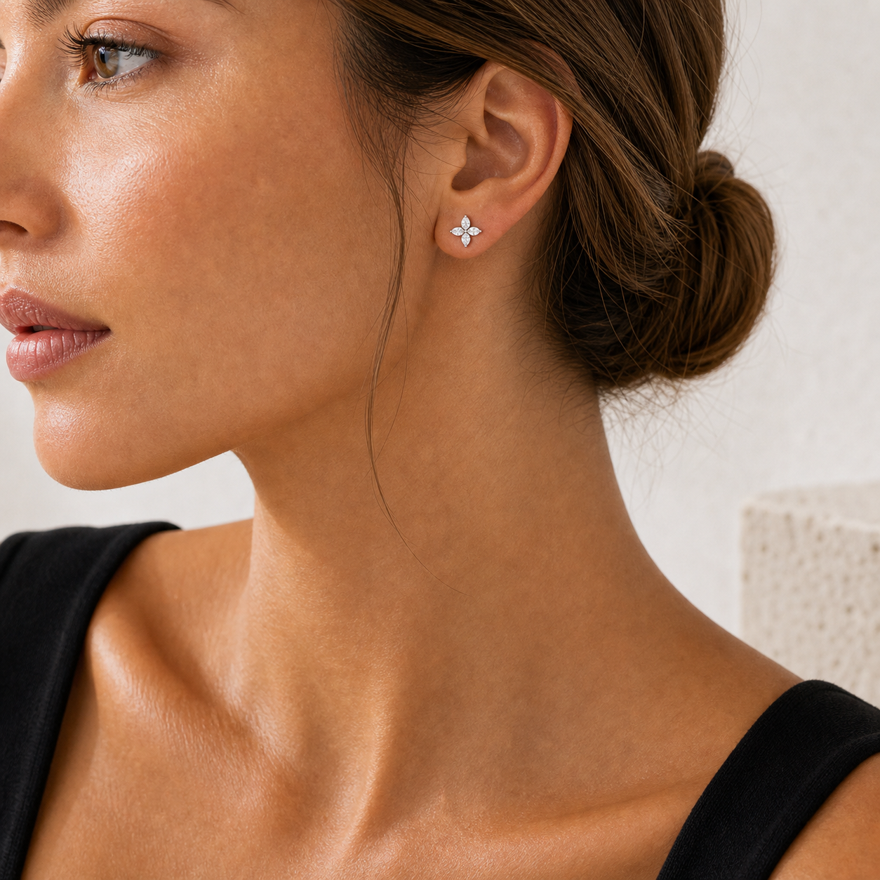 Fiora Diamond Flower Single Earring model silver 03 by SURI