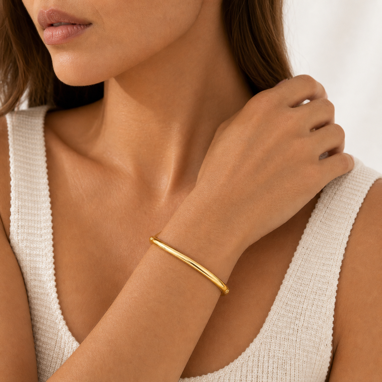 Mara Cuff Bracelet model gold 01 by SURI
