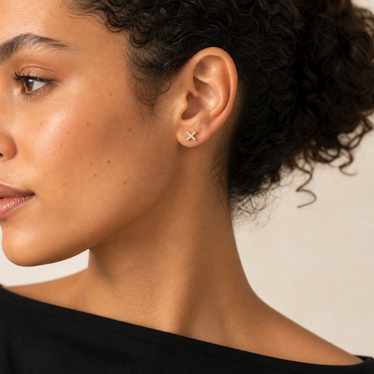 Sora Pave X Stud Earrings model 03 by SURI