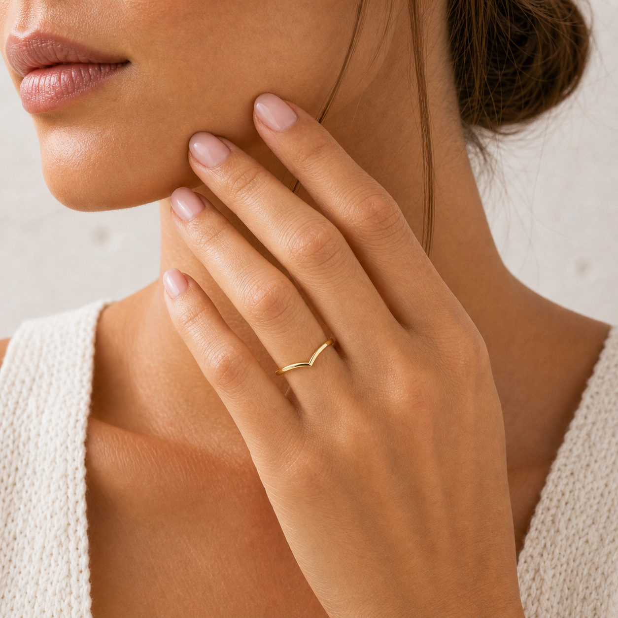 Nora V Ring model gold 01 by SURI